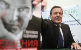 Maschmeyer kaufte Schröders Memoiren für 2 Millionen Euro