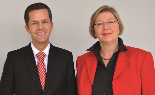 Universa befördert zwei Mitarbeiter