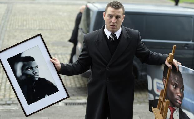 Wie Fußball-Klubs ihre Profis versichern