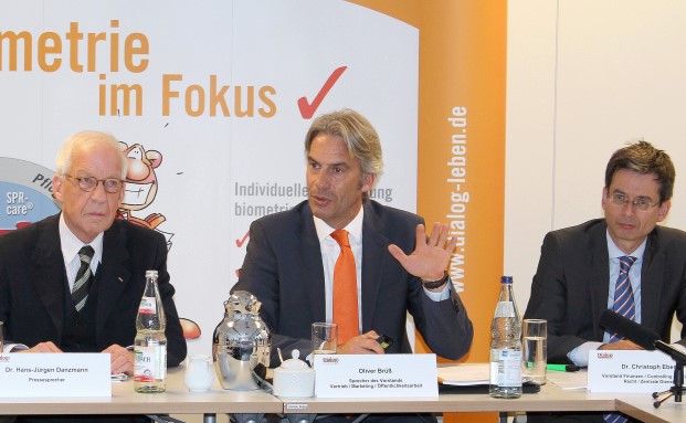 Erstmals über 400.000 Verträge im Bestand