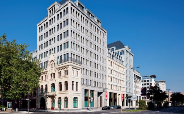 Generali baut um
