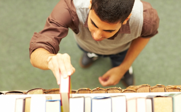 Versicherungen müssen um Uni-Absolventen buhlen