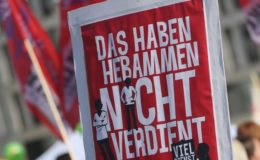 Die Warnung ist deutlich: Der Beruf der Hebamme ist in Gefahr