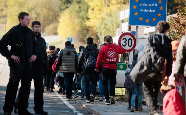 Wie Deutschland seine Flüchtlinge versichert