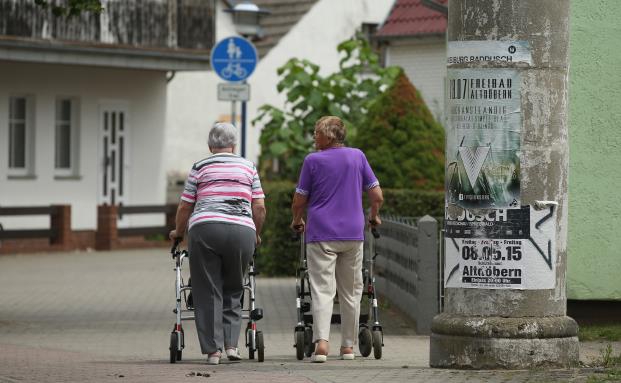 Bekommen ostdeutsche Rentner zu viel Geld?