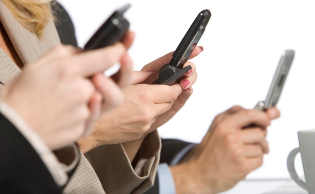 Jeder Fünfte will auf Smartphone, Internet & Co. verzichten