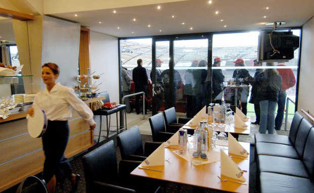 FC Schalke 04 bietet Stadionloge bei Immobilienscout24 an