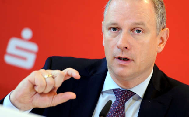 Sparkassen-Chef warnt vor drohender Altersarmut