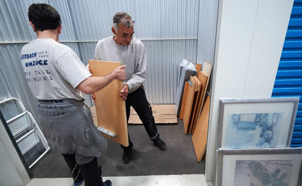 Leistet die Hausrat auch bei Stauboxen und Lagerräumen?