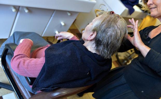 Wenn die Rente nicht mal für einen Friseurbesuch reicht