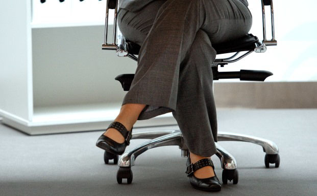 Deutsche sitzen elf Stunden am Tag