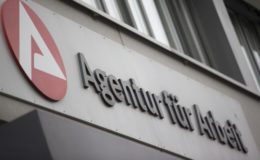 Jobcenter zwingen ältere Hartz-IV-Empfänger zur Frührente