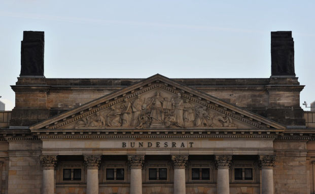 Bundesrat will Ehegatten automatisch zu Bevollmächtigen machen