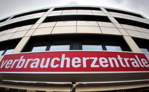 Wollen Versicherer ihre Kunden zur Kündigung gut verzinster Altverträge bringen?