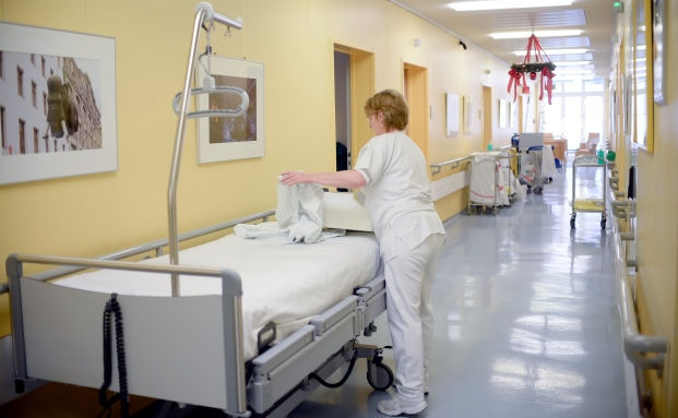 Deutschland gehen die Krankenhausbetten aus