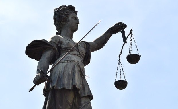 Ehepaar verliert Versicherungsschutz im Urlaub