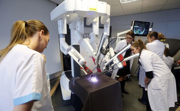 Roboter bald besser als Operateure