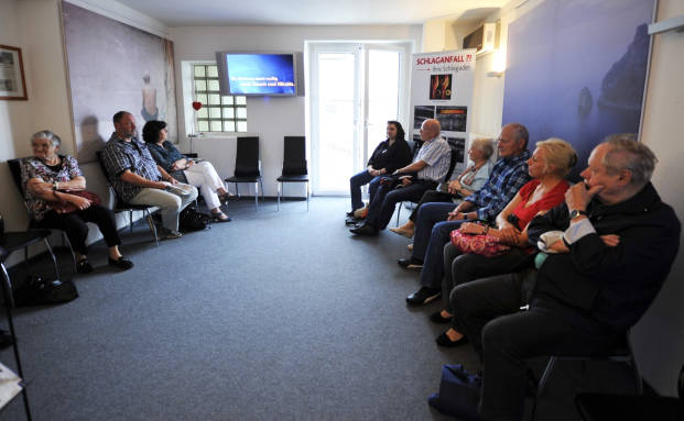 Arzt darf kein Geld für schnellere Behandlung verlangen