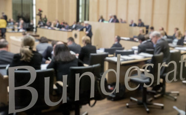 Ausschüsse schlagen Senkung der KV-Beitragspflicht für Betriebsrentner vor