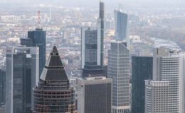 Verbraucher vertrauen Versicherungen, Fintechs schneiden schlecht ab