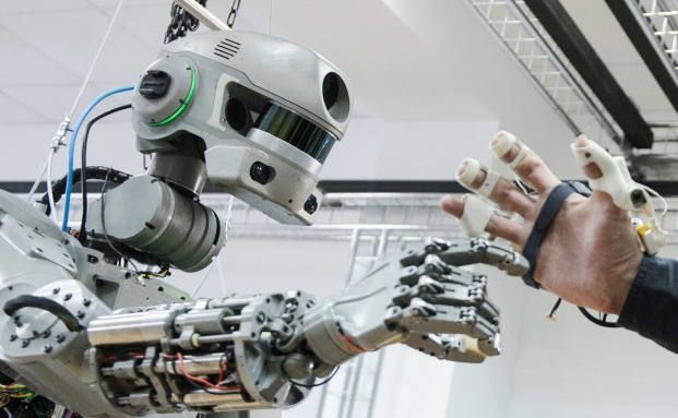 Mitarbeiter im Innendienst der Versicherer bald „überflüssig“?