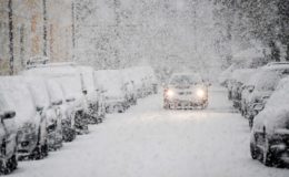 Versichert auch bei Glätteunfall mit Sommerreifen?