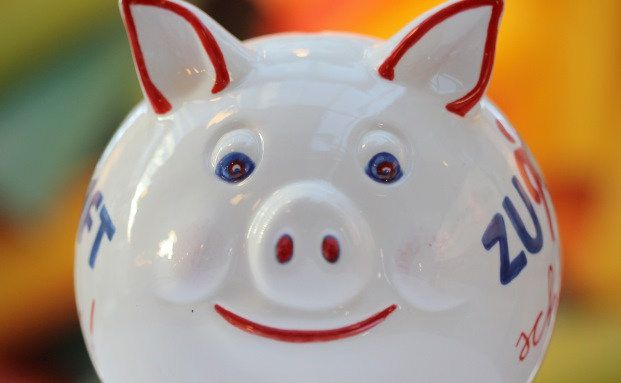 Große Mehrheit der Deutschen legt monatlich Geld zurück