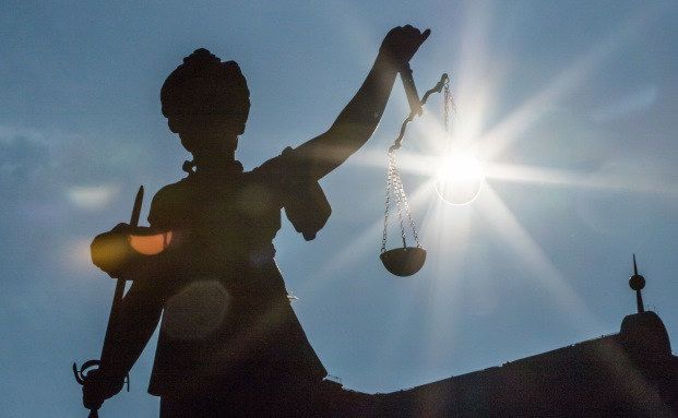 Unfall mit Papas Auto – Kaskoversicherung muss zahlen