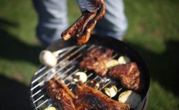 Bei Grillschäden sind bis zu vier Versicherungen beteiligt