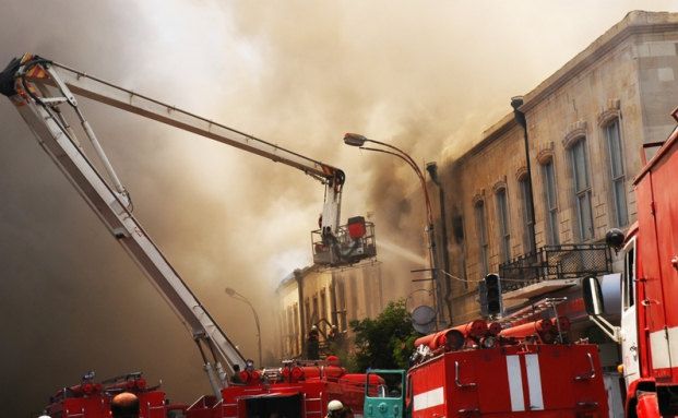 Kunden und Vermittler bei Feuer- und Leitungswasserschäden professionell unterstützen