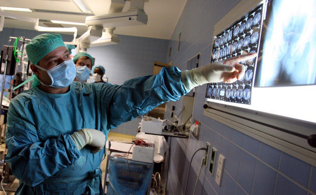 Wartezeiten beim Arzt gleichen sich zwischen GKV- und PKV-Versicherten an