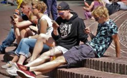 „Eltern sind die ersten Ansprechpartner, wenn es um Vorsorge und Versicherungen geht“