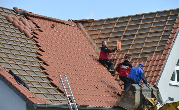 Haften Grundstückeigentümer für Schäden durch einen Handwerker?