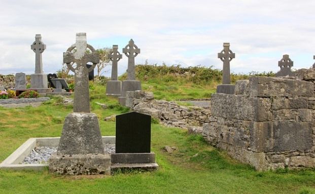 20.000 Menschen fehlt das Geld für Beisetzung von Angehörigen