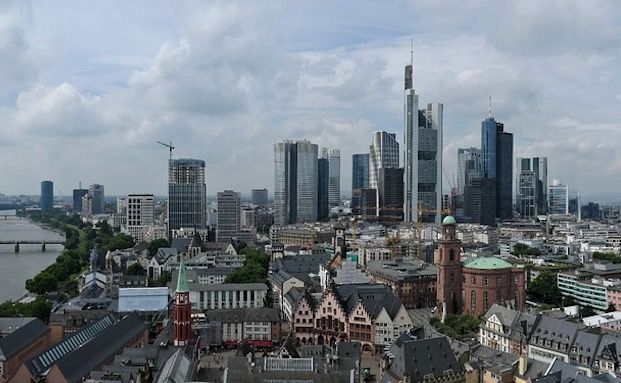 Wie Finanzdienstleister sich gegen Big-Tech-Unternehmen durchsetzen können