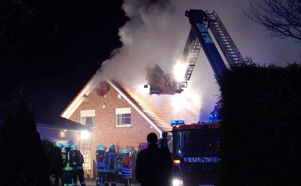 Hauseigentümer haften nach Handwerker-Fehler für Schaden am Nachbarhaus