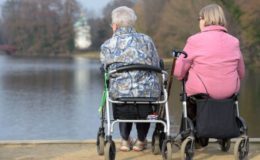 Frauen im Rentenalter sorgen sich ums Geld