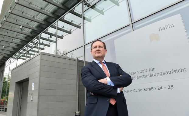 Bafin-Chef Hufeld spricht sich gegen Verkaufsverbot für Bestände aus