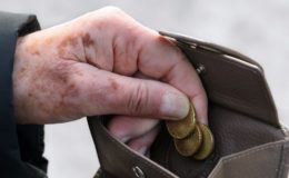 Mehr Menschen sind im Alter auf Grundsicherung angewiesen