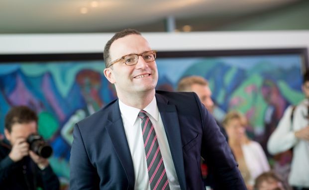 Spahn kündigt höhere Beiträge zur Pflegeversicherung an