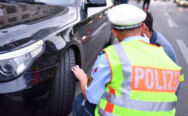 Männer häufiger an Unfällen und Verkehrsdelikten beteiligt als Frauen
