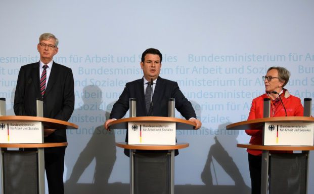 Finanzwissenschaftler Raffelhüschen über Start der Rentenkommission