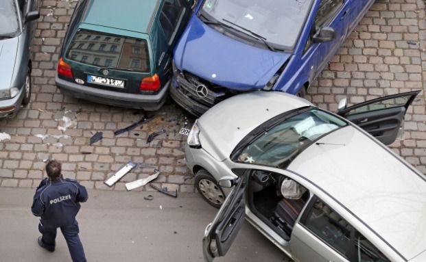 Welche Schuhe beim Autofahren erlaubt sind