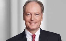 Was passiert mit den Verträgen deutscher Kunden?