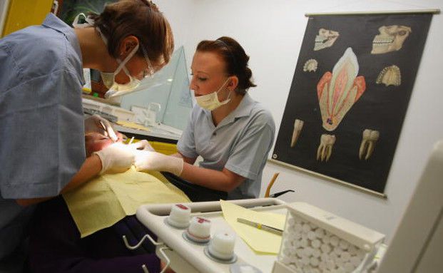 Worauf bei einer PKV-Beratung für Mediziner zu achten ist