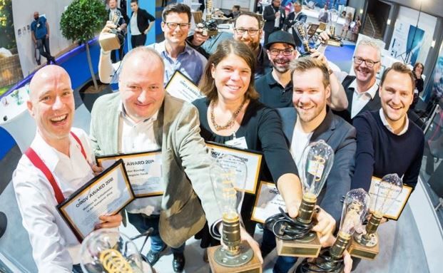 Diese internetaffinen Vermittler machen es vor