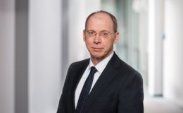 Frank Grund zu Zinsen, Garantien, IT und nachhaltigen Investments