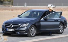 Wer für den Unfall mit dem Dienstwagen zahlen muss