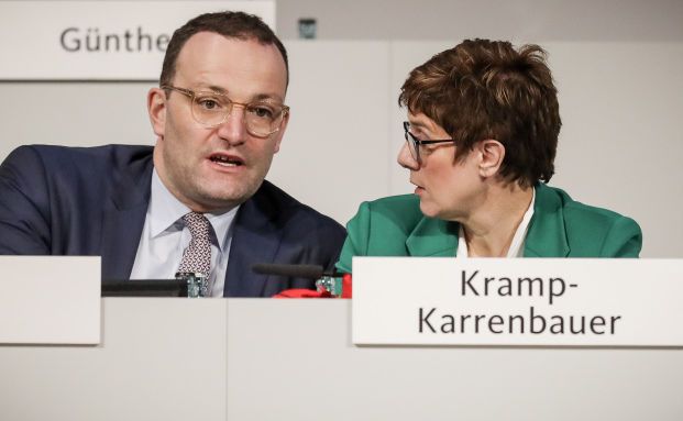 Spahns Pflege-Gesetze kosten Milliarden