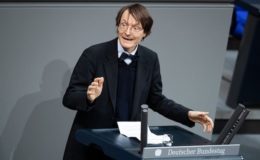 Privatversicherte und Beamte sollen in die gesetzliche Pflegeversicherung